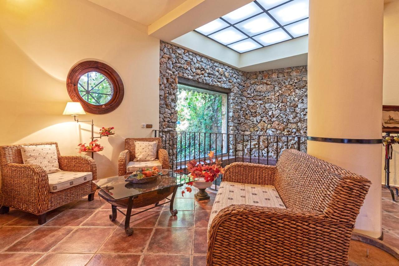 Alcaucín Casa Flores Con Piscina Interior Climatizada מראה חיצוני תמונה