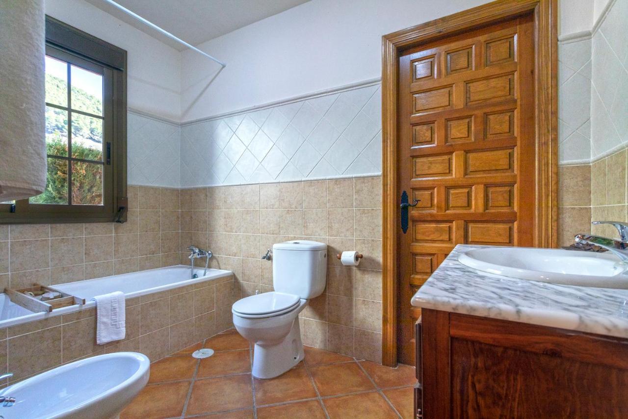 Alcaucín Casa Flores Con Piscina Interior Climatizada מראה חיצוני תמונה