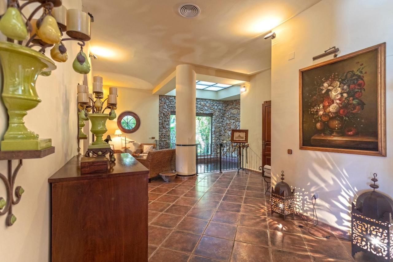 Alcaucín Casa Flores Con Piscina Interior Climatizada מראה חיצוני תמונה