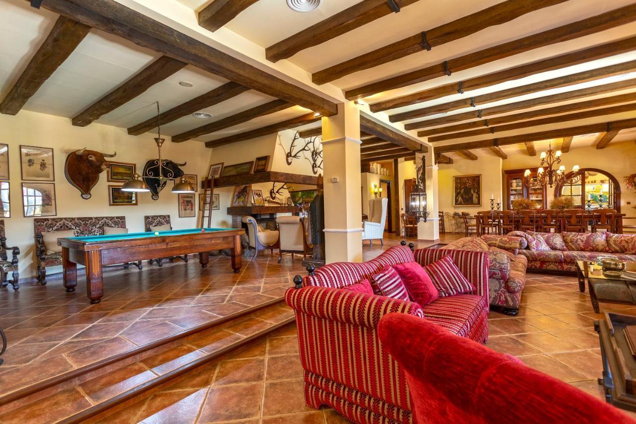 Alcaucín Casa Flores Con Piscina Interior Climatizada מראה חיצוני תמונה