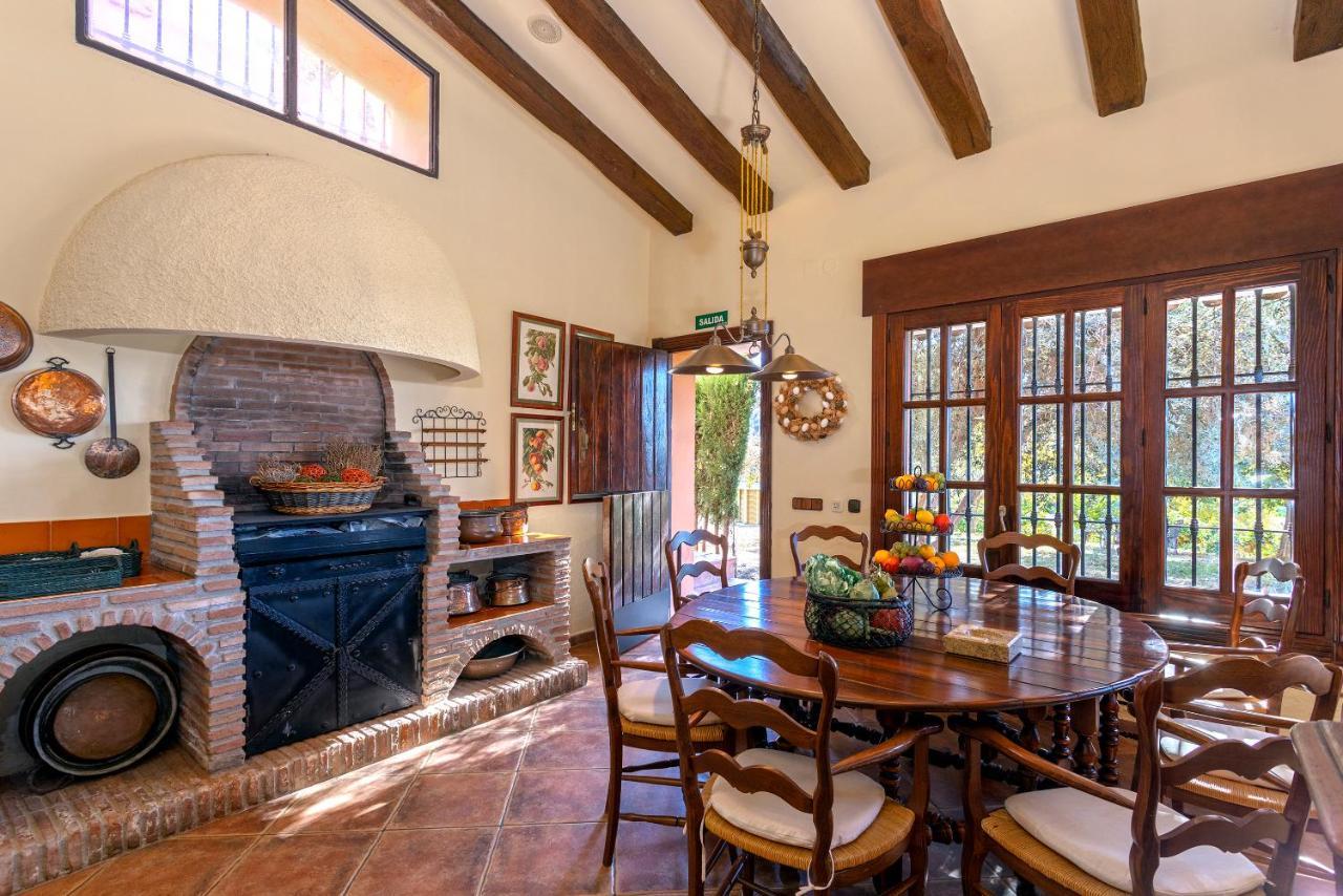 Alcaucín Casa Flores Con Piscina Interior Climatizada מראה חיצוני תמונה