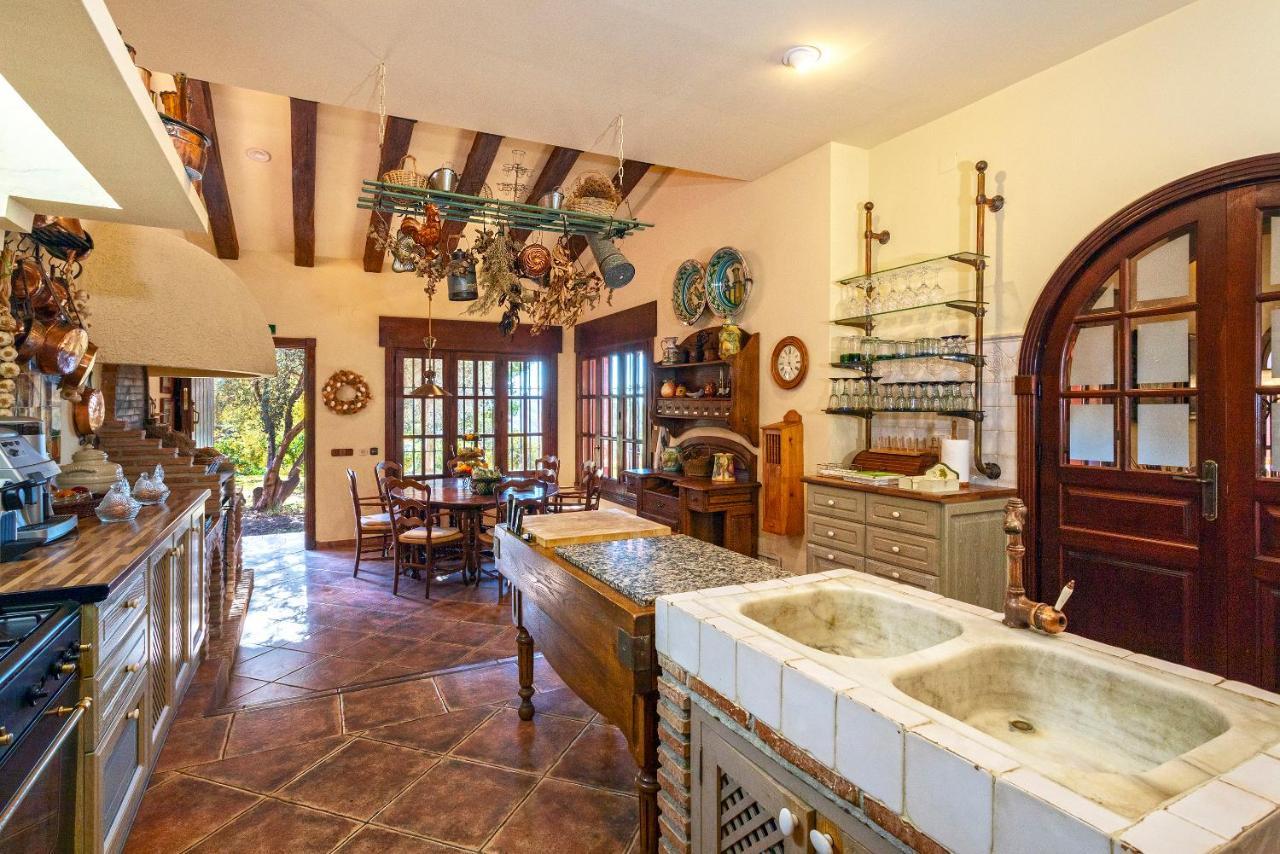 Alcaucín Casa Flores Con Piscina Interior Climatizada מראה חיצוני תמונה